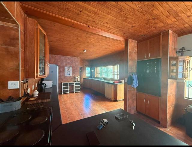 4 BEDROOM HOUSE FOR SALE IN FLORA GARDENS